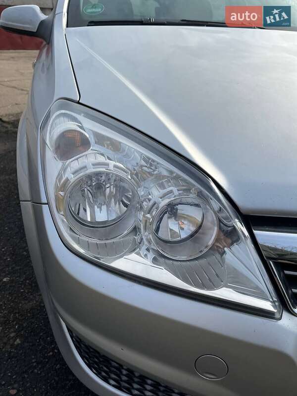 Универсал Opel Astra 2009 в Южноукраинске