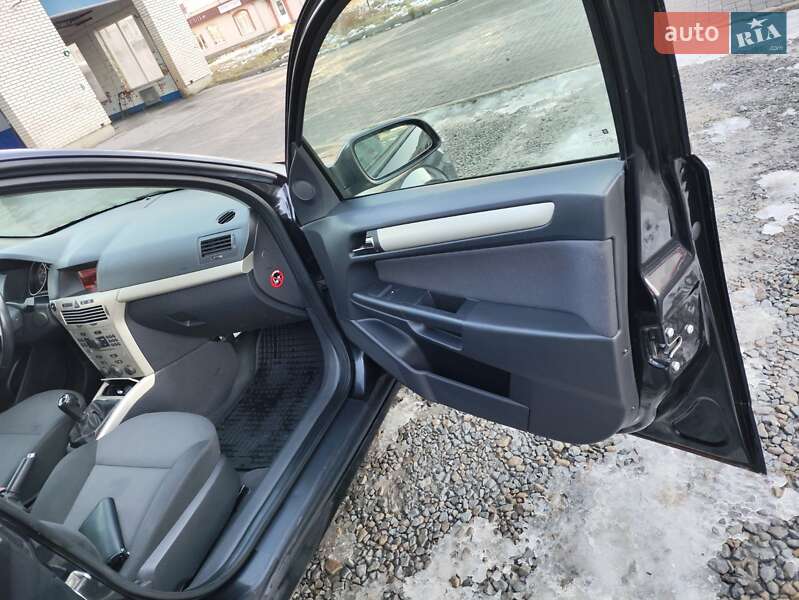 Універсал Opel Astra 2007 в Долині