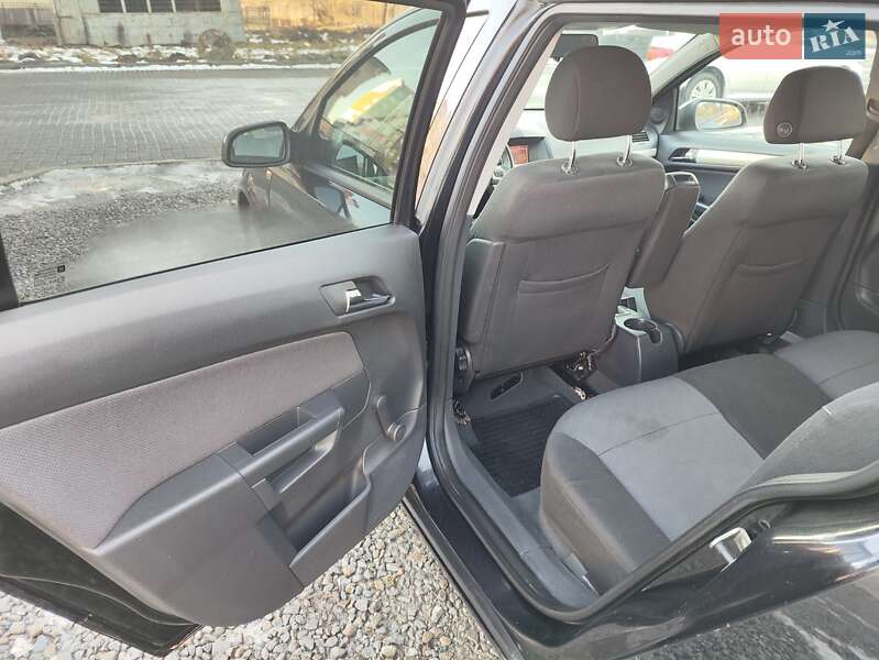 Универсал Opel Astra 2007 в Долине