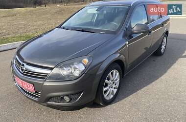 Універсал Opel Astra 2010 в Харкові