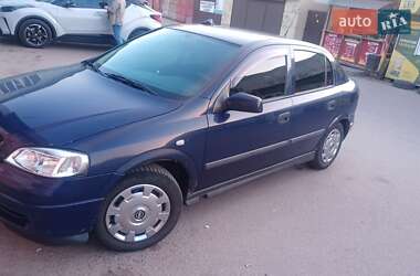 Хэтчбек Opel Astra 2001 в 