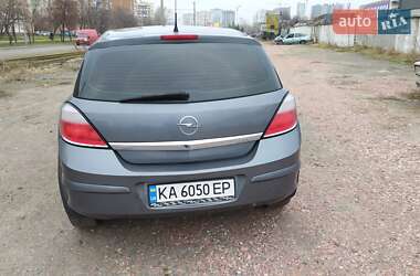 Хэтчбек Opel Astra 2007 в Киеве