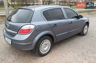 Хэтчбек Opel Astra 2007 в Киеве