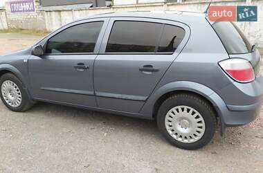 Хэтчбек Opel Astra 2007 в Киеве