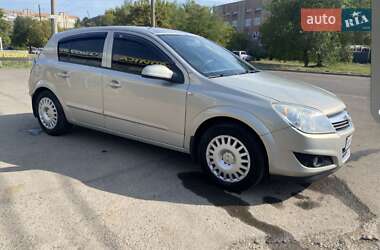 Хэтчбек Opel Astra 2008 в Николаеве