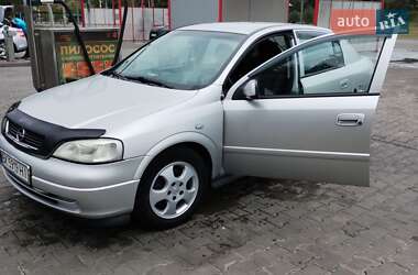 Хэтчбек Opel Astra 2000 в Луцке