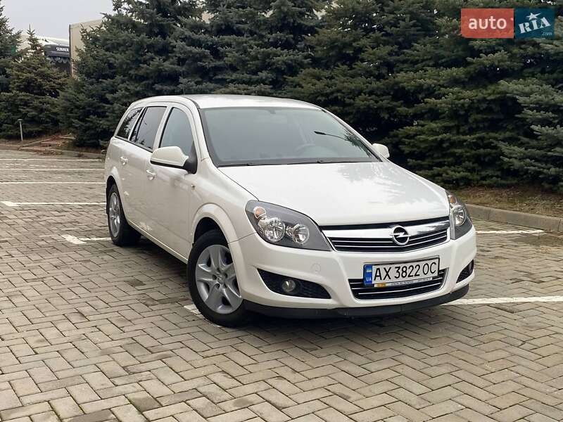 Универсал Opel Astra 2012 в Харькове