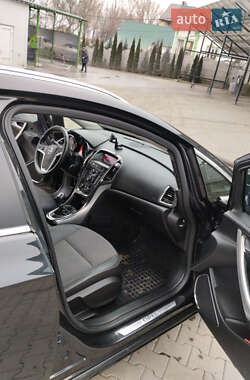 Универсал Opel Astra 2011 в 
