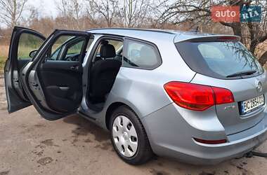 Універсал Opel Astra 2012 в 