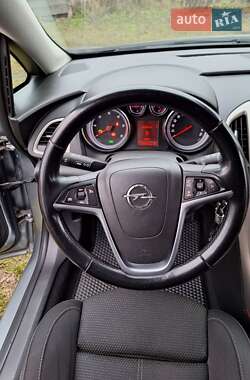 Універсал Opel Astra 2012 в 