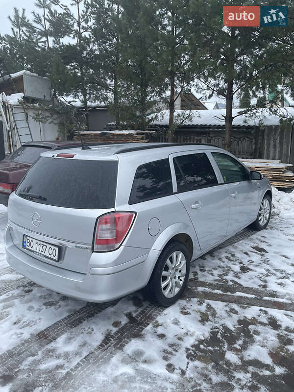 Универсал Opel Astra 2009 в Бучаче