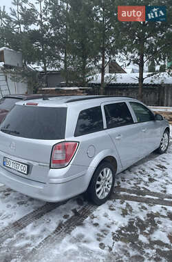 Универсал Opel Astra 2009 в Бучаче