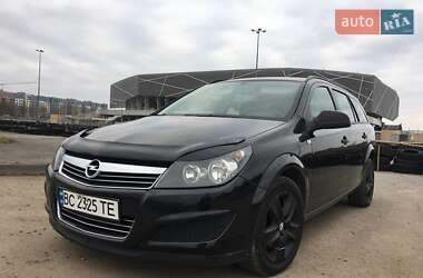 Універсал Opel Astra 2012 в Львові