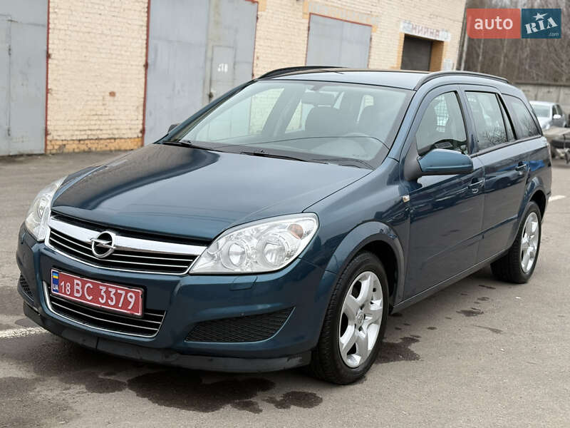 Універсал Opel Astra 2008 в Рівному