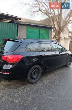 Универсал Opel Astra 2011 в 