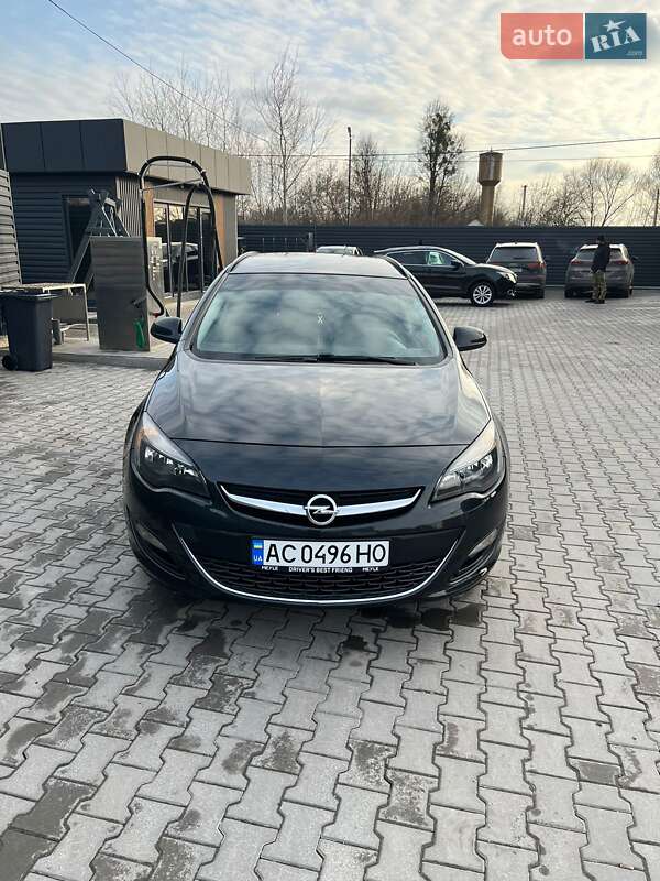 Універсал Opel Astra 2013 в Луцьку