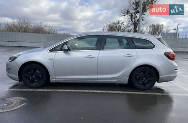 Универсал Opel Astra 2011 в 