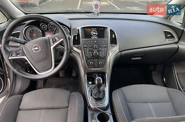 Универсал Opel Astra 2011 в 