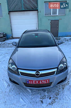 Універсал Opel Astra 2010 в Сумах