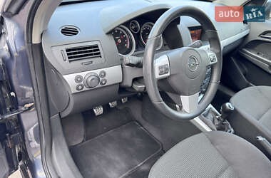 Универсал Opel Astra 2007 в Староконстантинове