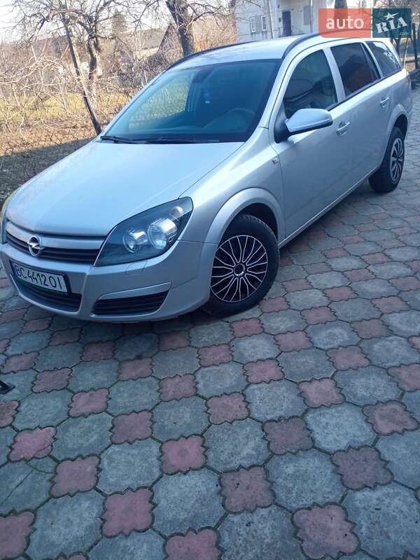 Универсал Opel Astra 2005 в Старом Самборе