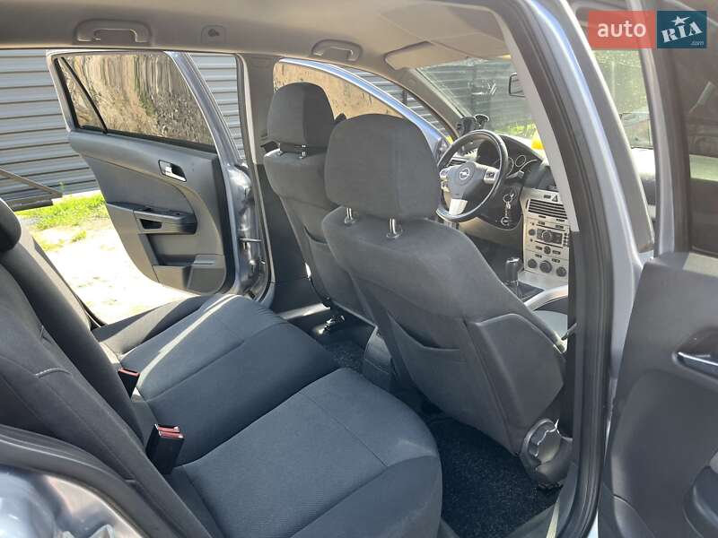 Универсал Opel Astra 2007 в Камне-Каширском