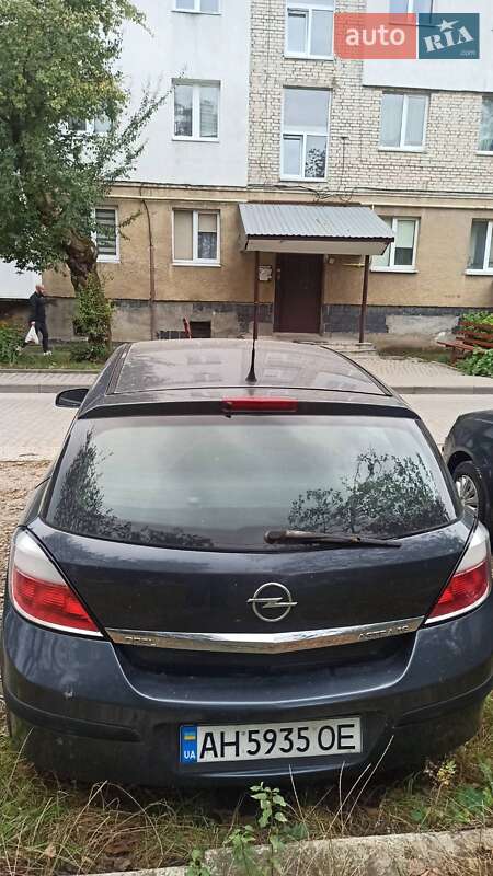 Хэтчбек Opel Astra 2006 в Львове
