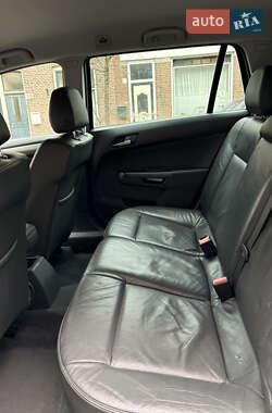 Універсал Opel Astra 2010 в 