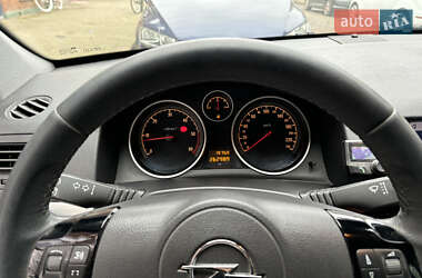 Універсал Opel Astra 2010 в 