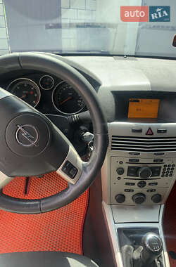 Універсал Opel Astra 2007 в Тернополі