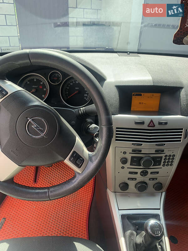 Універсал Opel Astra 2007 в Тернополі