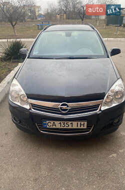 Универсал Opel Astra 2009 в Корсуне-Шевченковском