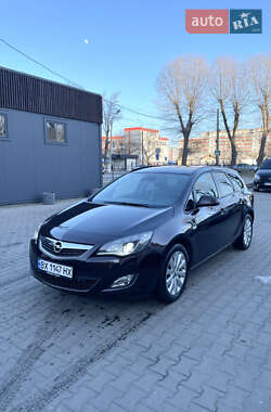 Универсал Opel Astra 2012 в Хмельницком