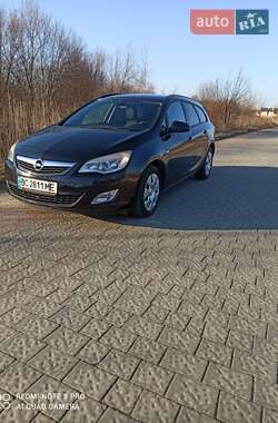 Универсал Opel Astra 2010 в Львове