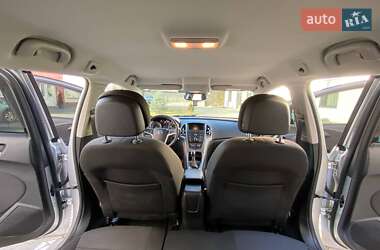 Универсал Opel Astra 2014 в 