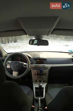 Универсал Opel Astra 2008 в Краснограде