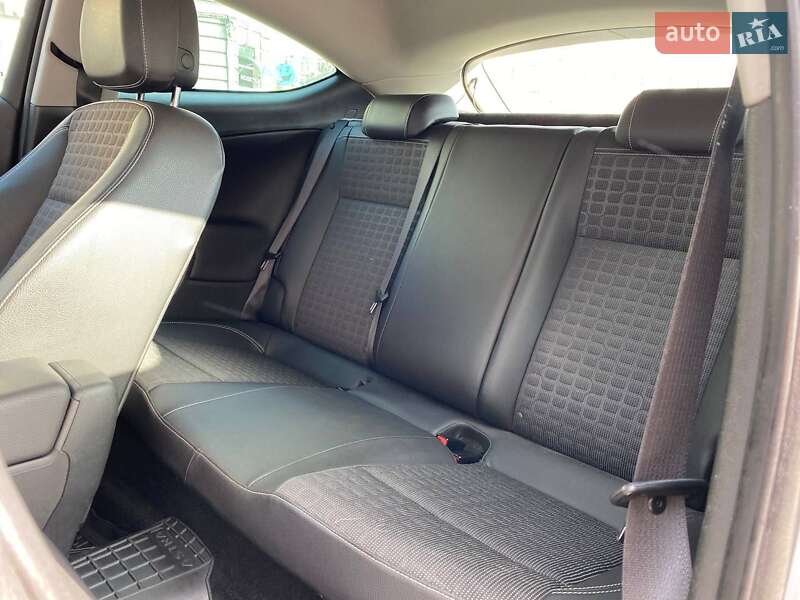 Хэтчбек Opel Astra 2013 в Киеве