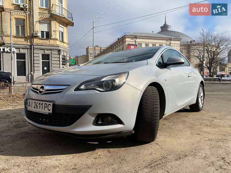 Хэтчбек Opel Astra 2013 в Киеве