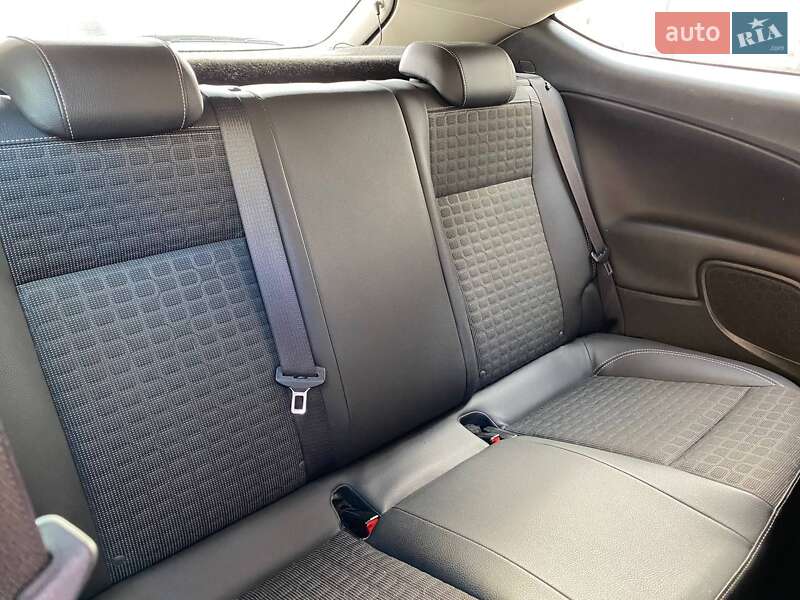Хэтчбек Opel Astra 2013 в Киеве