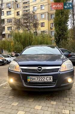 Хэтчбек Opel Astra 2007 в Черноморске