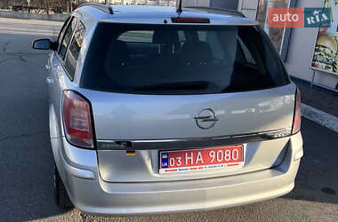Универсал Opel Astra 2010 в 