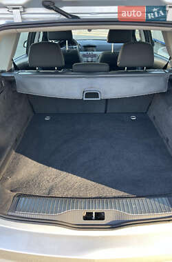 Универсал Opel Astra 2010 в 
