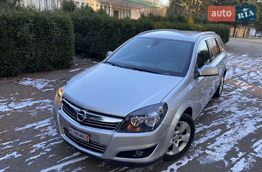 Универсал Opel Astra 2010 в Умани