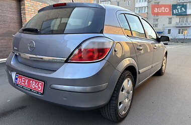 Хэтчбек Opel Astra 2006 в Корсуне-Шевченковском