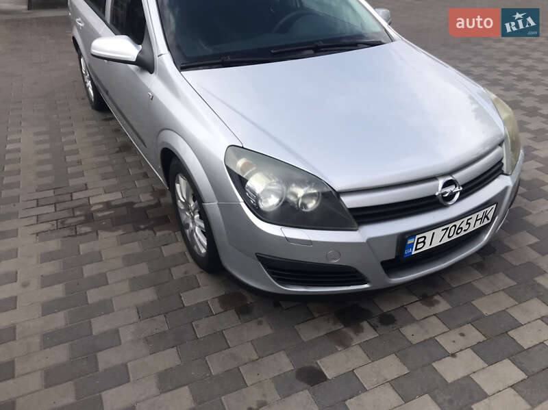 Универсал Opel Astra 2005 в Полтаве