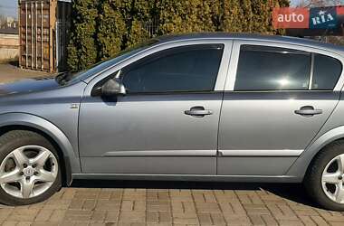 Хэтчбек Opel Astra 2006 в Запорожье