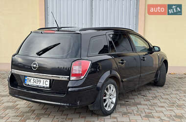 Универсал Opel Astra 2008 в Сарнах