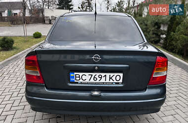 Седан Opel Astra 2005 в Золочеве