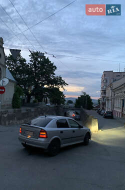 Хэтчбек Opel Astra 2000 в Черновцах