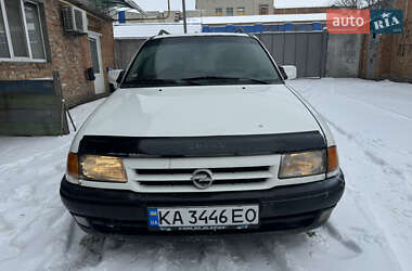 Универсал Opel Astra 1993 в Белополье